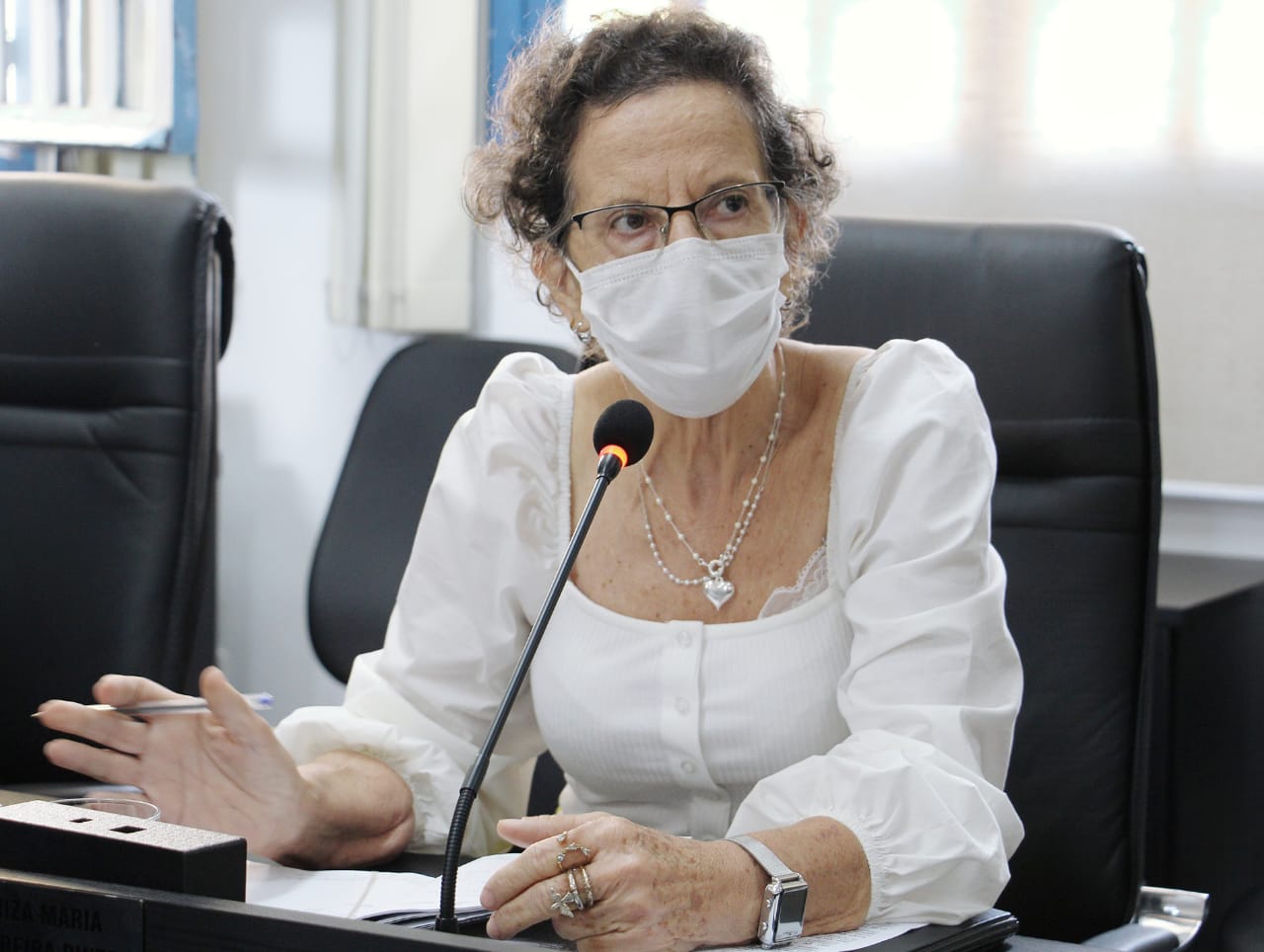 Luiza do Hospital solicita a melhoria na sinalização e a instalação de redutores de velocidade na Avenida Eduardo Magela Ferreira Pinto